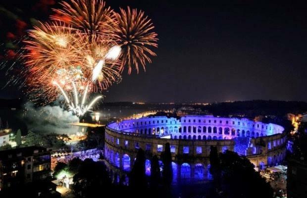 Lusyhouse Villa Pula Bagian luar foto