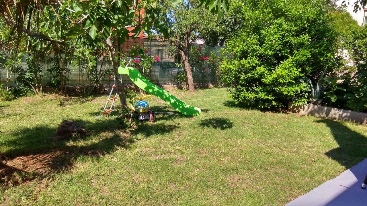 Lusyhouse Villa Pula Bagian luar foto
