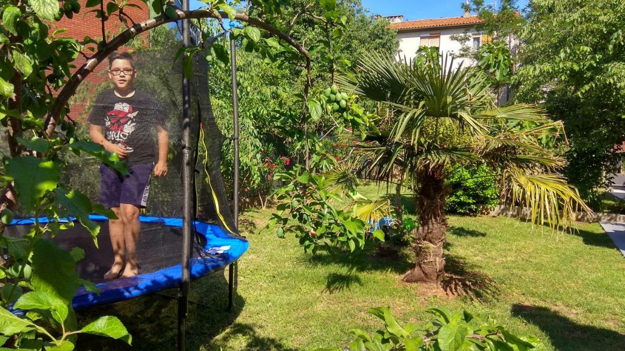 Lusyhouse Villa Pula Bagian luar foto