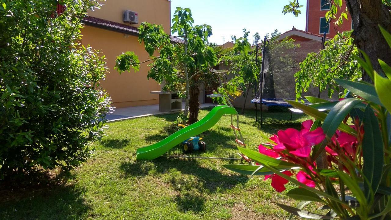 Lusyhouse Villa Pula Bagian luar foto